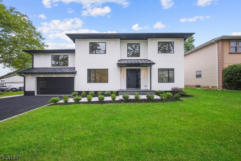 18 Blake Dr, Clark Twp., Union