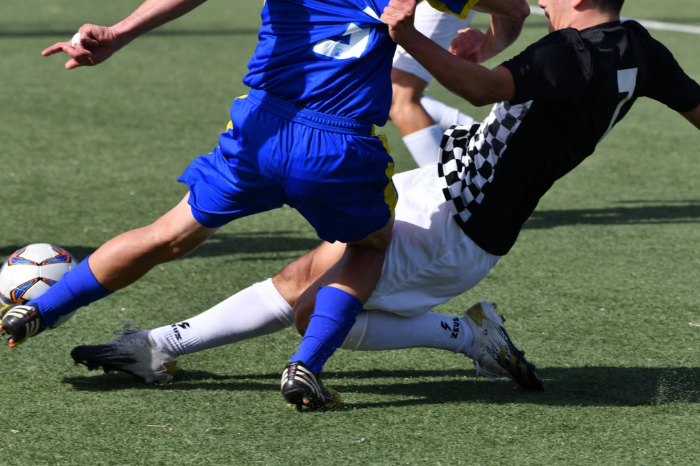 Arthur L. Johnson Boys Soccer Drops Season Openers to Elizabeth