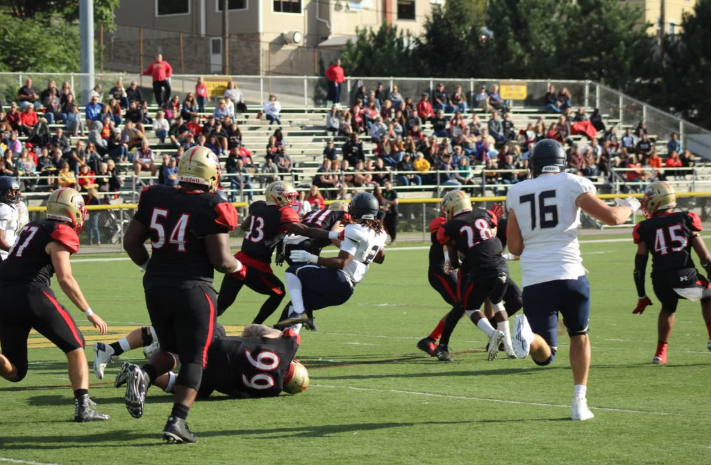 Rahway Football Extends to 2-0 With Big Win Over Summit