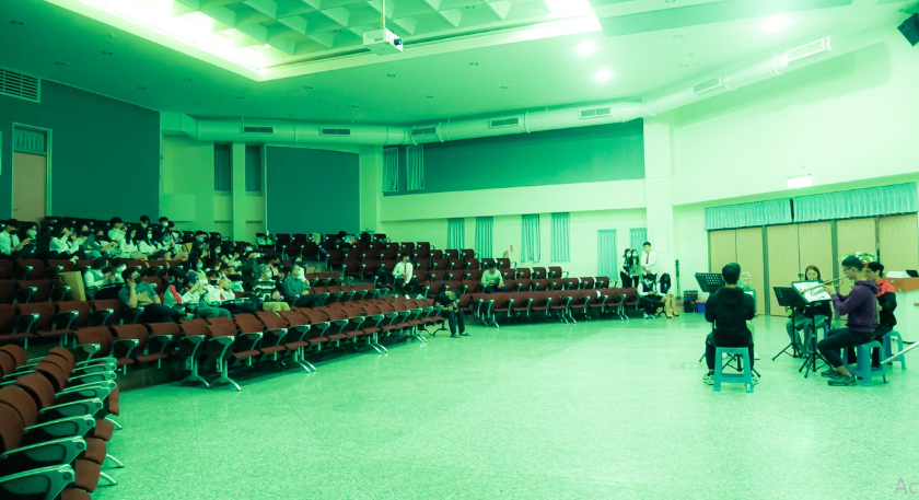 Franklin Elementary Kicks Off Music Program with Live Demo