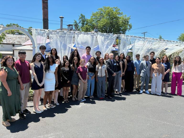 Elizabeth High School Teacher Earns Ivy League Consortium Recognition