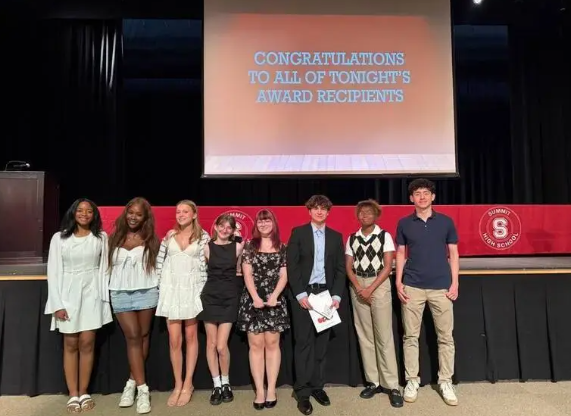 Summit Foundation Awards $200K-Plus in Scholarships to 70+ Students